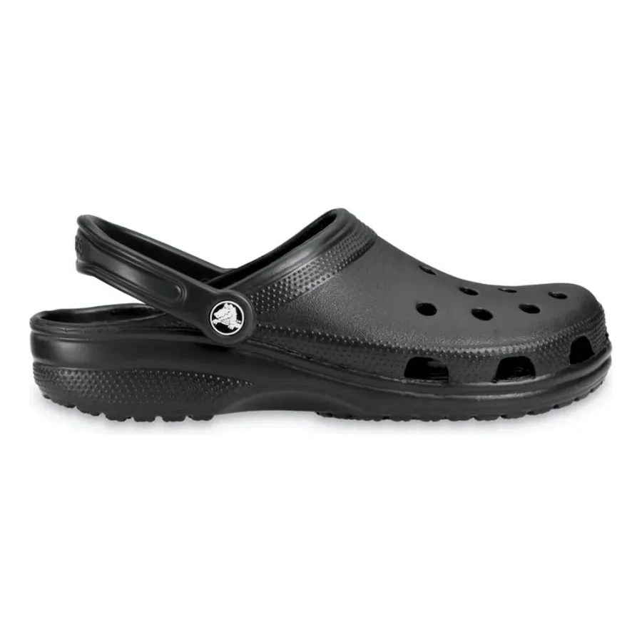 Foto original do anúncio da Loja Oficial Crocs: Classic Clog preto, vista lateral.